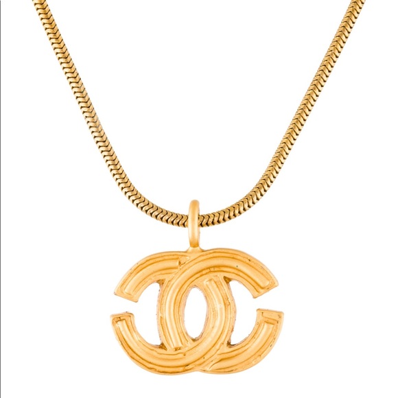 Gold-tone Chanel CC pendant necklace - Picture 8 of 12